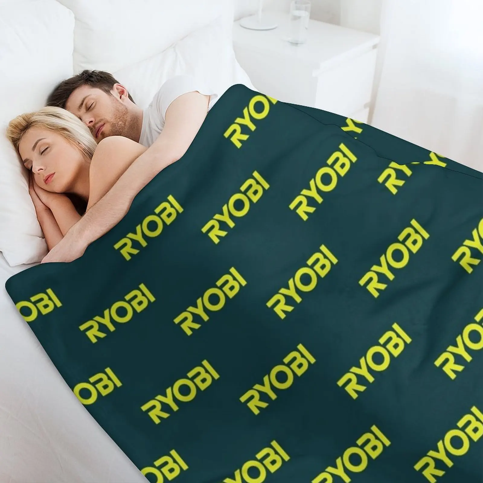 POWER TOOLS-RYOBI LOGO Throw B - Power Tools Logo recension och pris